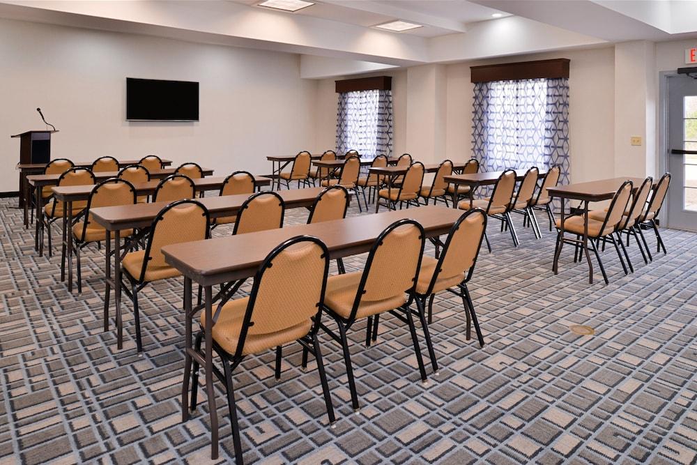 Holiday Inn Express Clanton by IHG photo 44