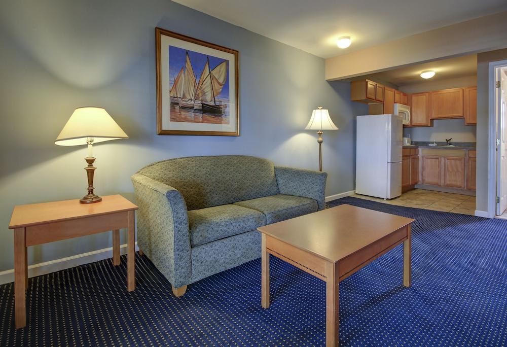 Ambassador Inn photo 12