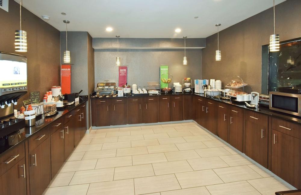 Hampton Inn Madison photo 19