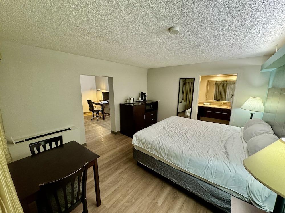 Wyndham Garden Ann Arbor photo 33