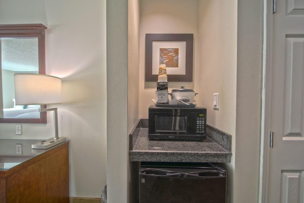 Wingate by Wyndham - Round Rock photo 2