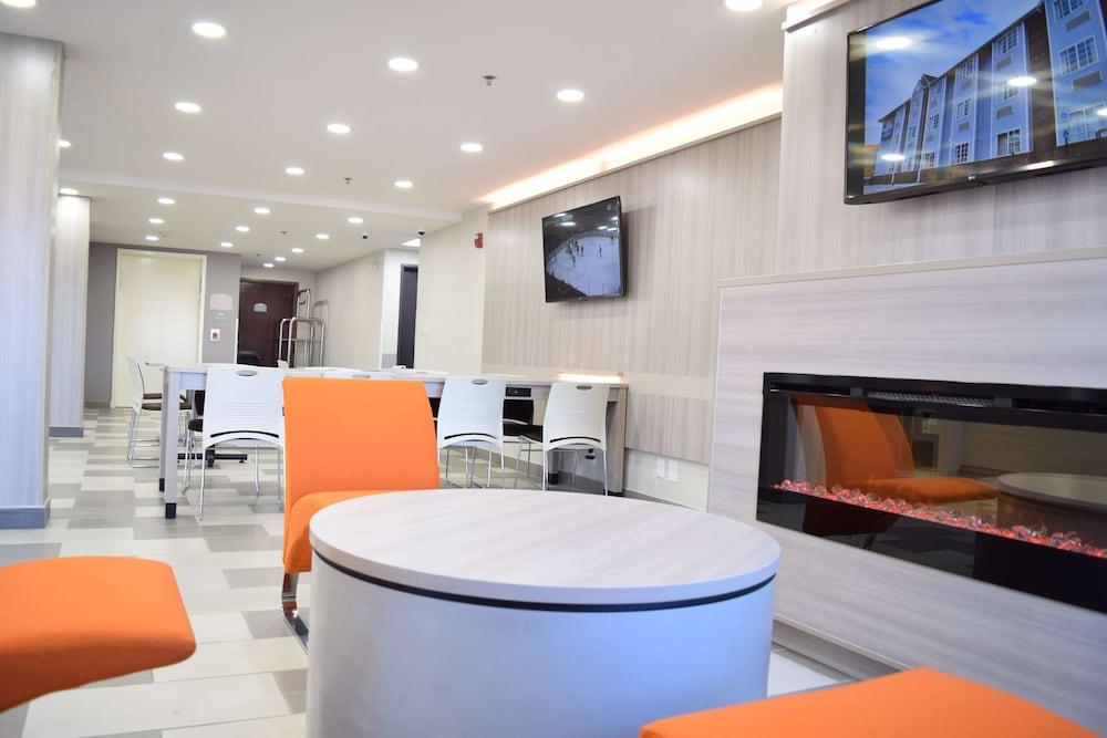 Microtel Inn & Suites by Wyndham Raleigh photo 3