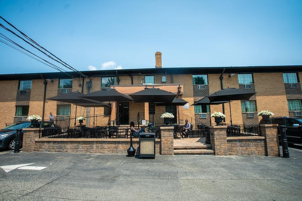 Holland Hotel Free Parking Jersey City — hotel in Jersey City