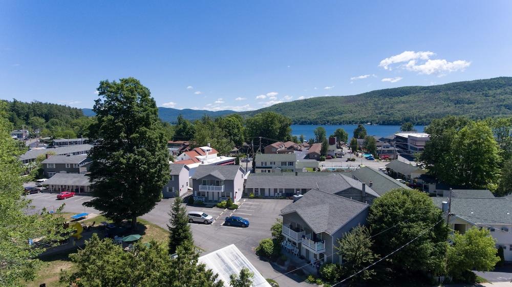 Adirondack Retreat Inn & Suites photo 58