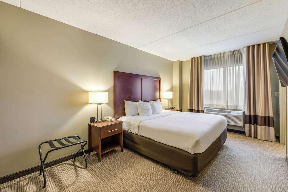 Comfort Suites Chicago O'Hare Airport photo 36
