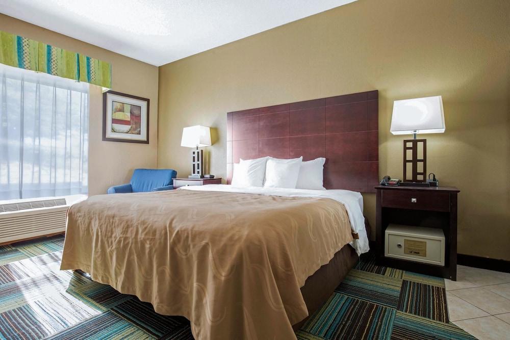 Quality Inn & Suites Arnold - St Louis photo 44