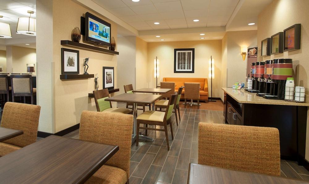 Hampton Inn Washington-Dulles Int'l Airport South photo 24