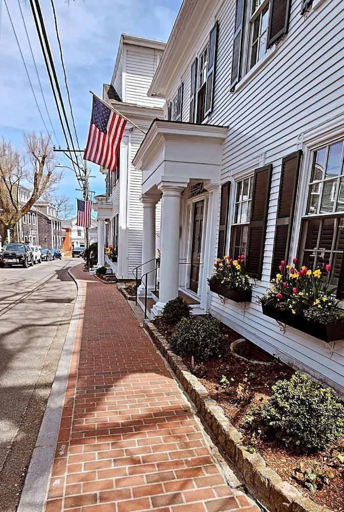 The Harborside Inn photo 10