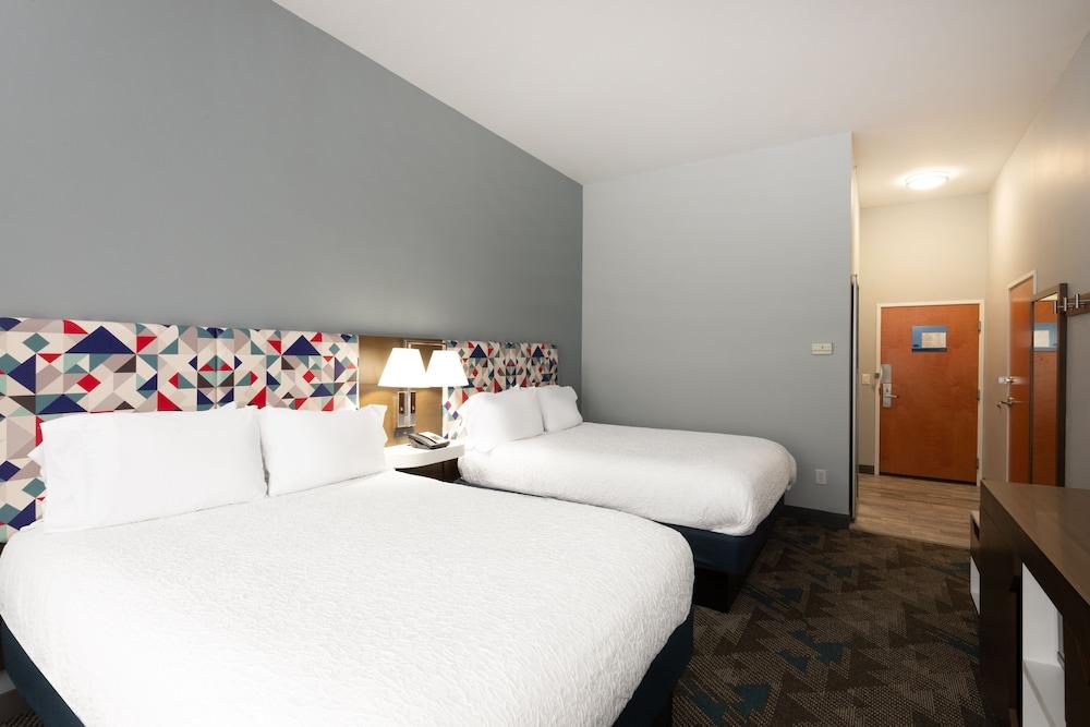 Hampton Inn Belle Vernon photo 46