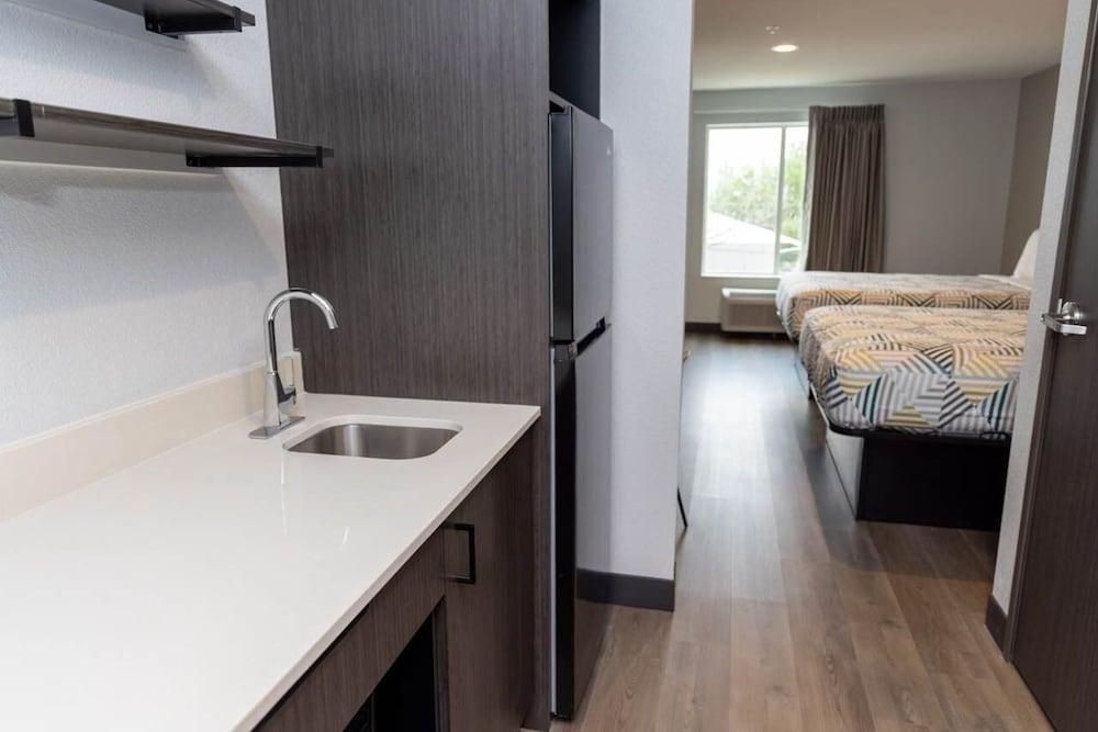 Studio 6 - Lake Worth, TX photo 3