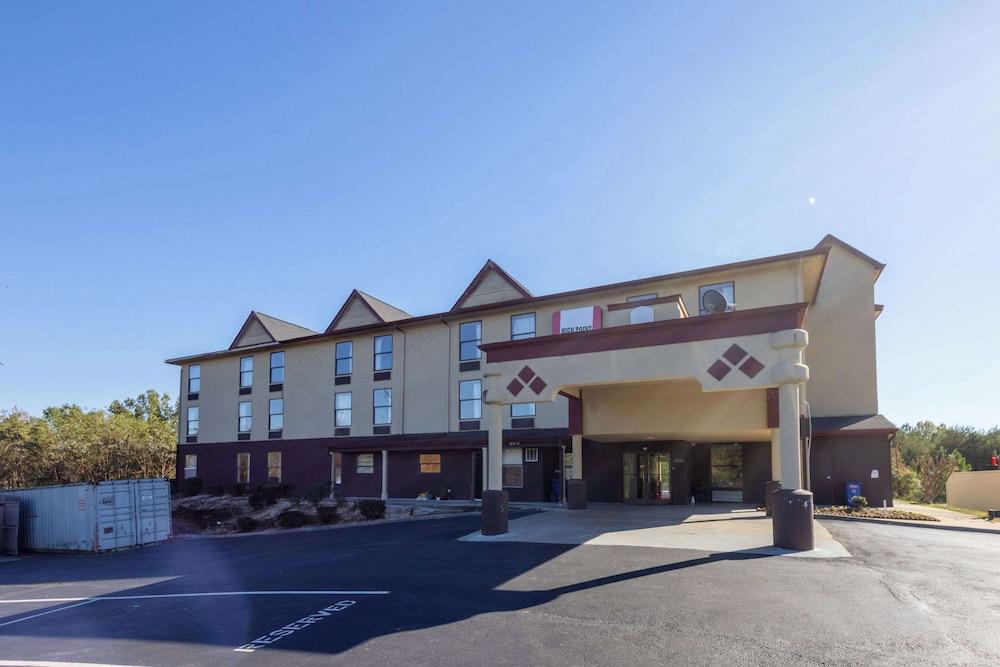 Clarion Pointe photo 52