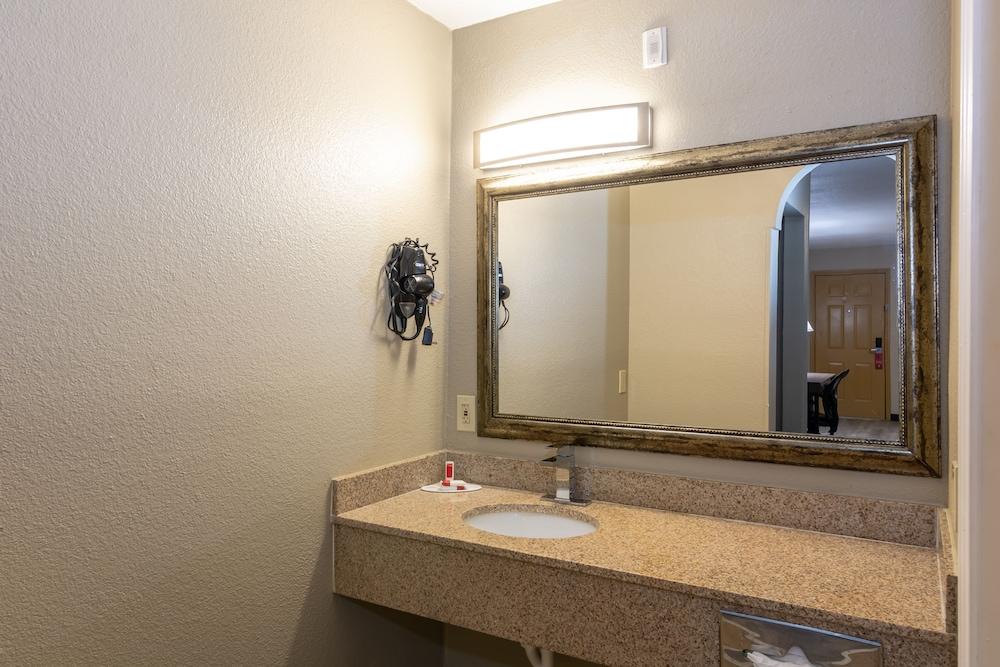 Super 8 Dallas-Mesquite photo 11