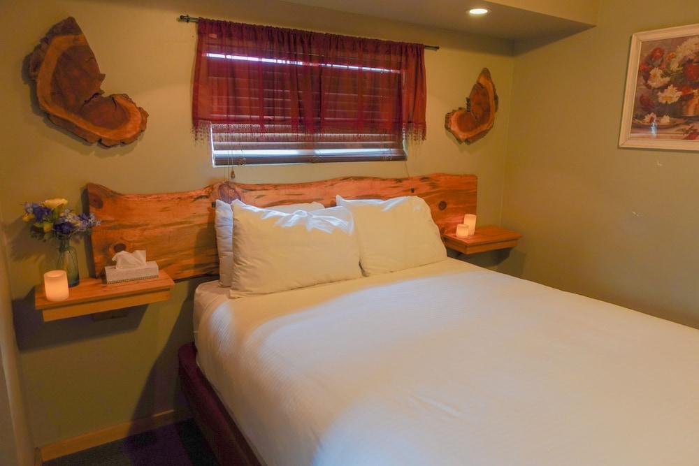 Sleepy Hollow Cabins and Hotel photo 89