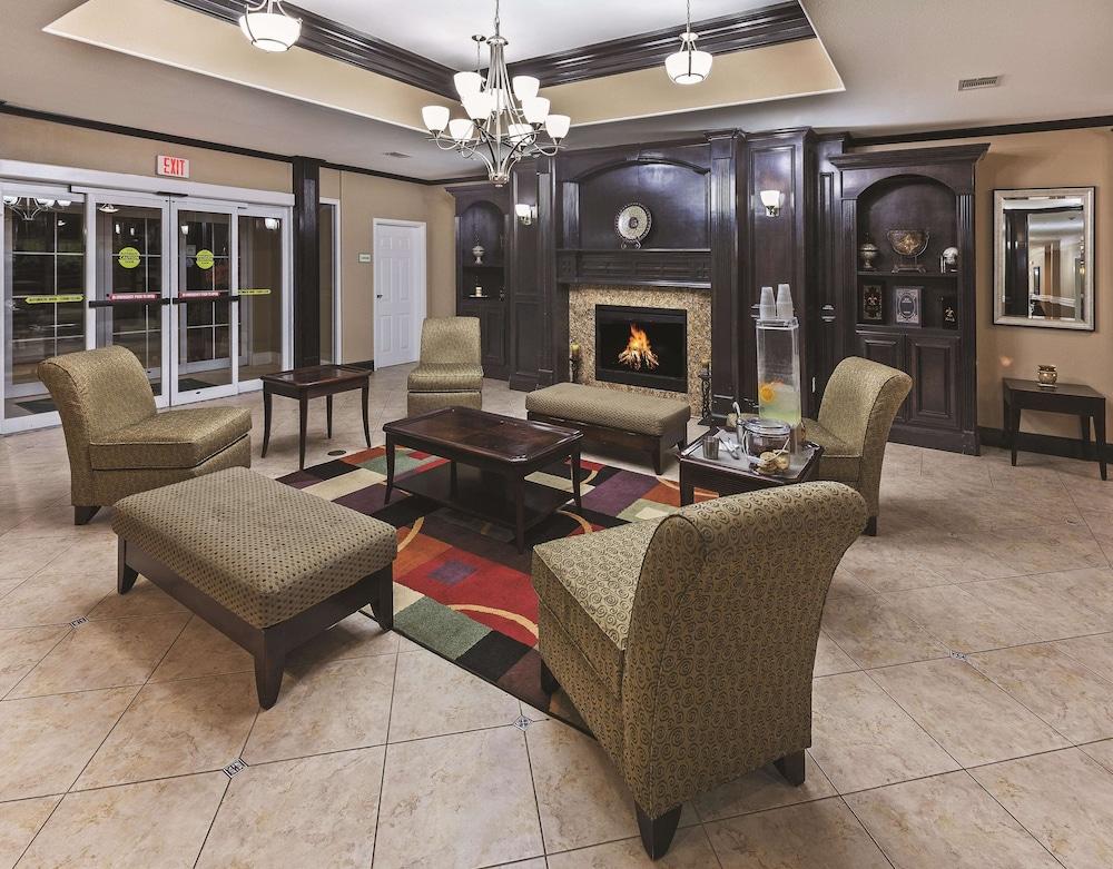 La Quinta Inn & Suites by Wyndham Livingston photo 3