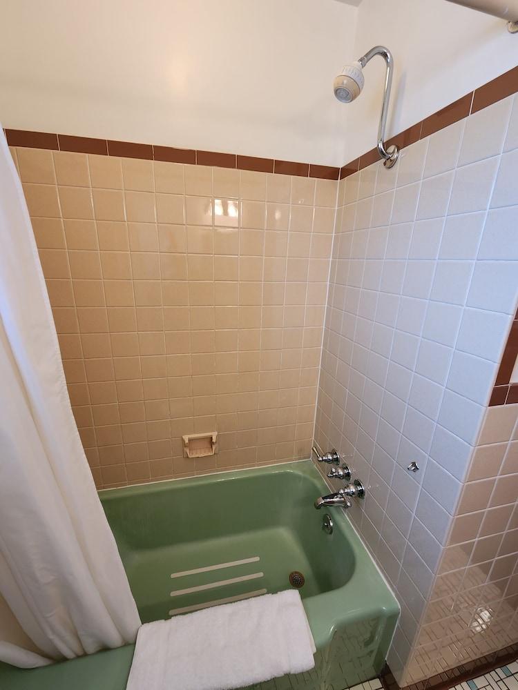 Riviera Motel Erie photo 17