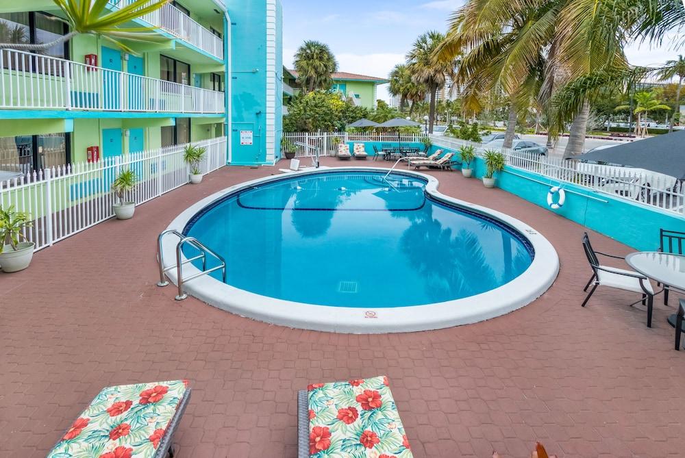 Ocean Reef Hotel photo 32