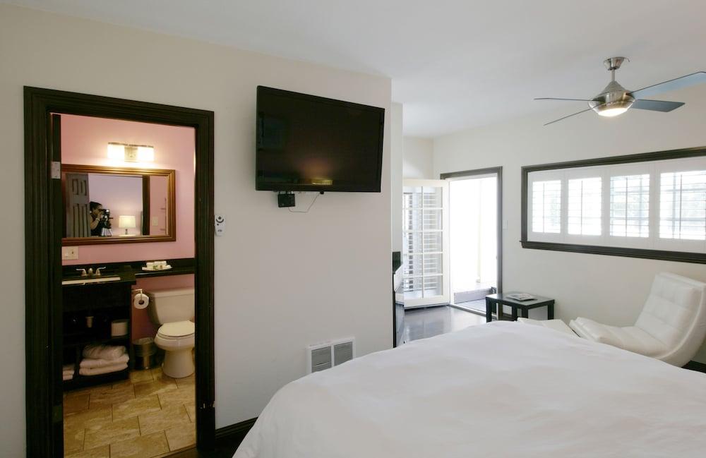 Malibu Country Inn photo 26