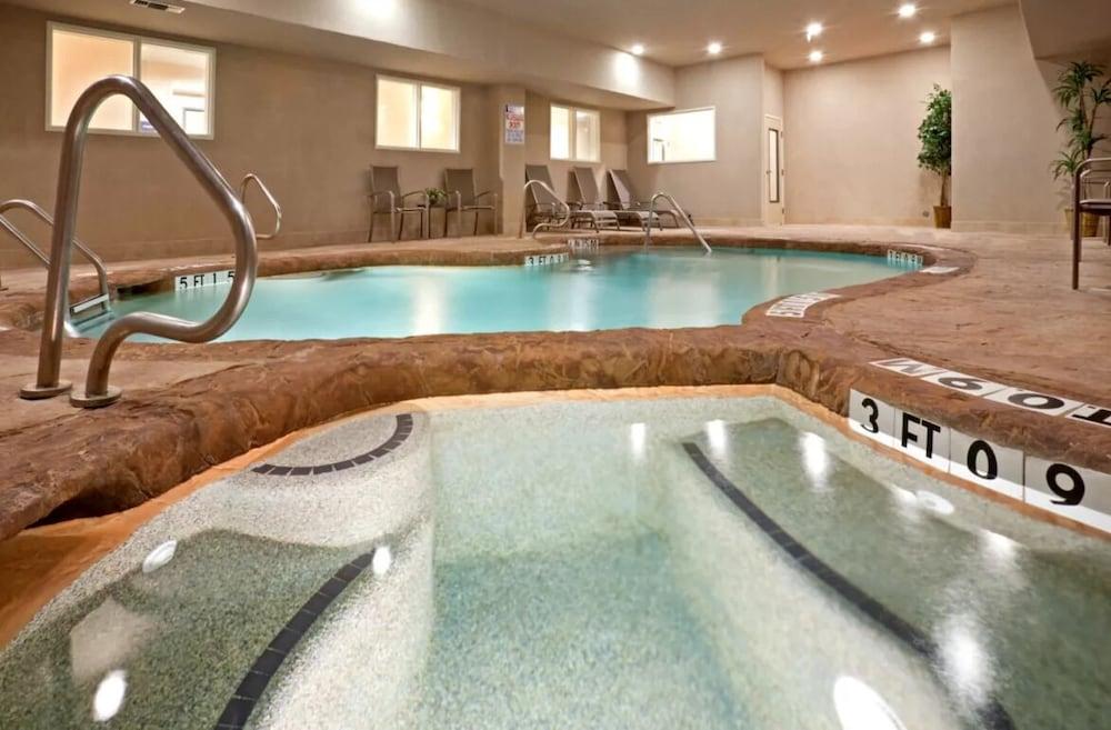 Holiday Inn Express & Suites Dallas Southwest-Cedar Hill by IHG photo 25