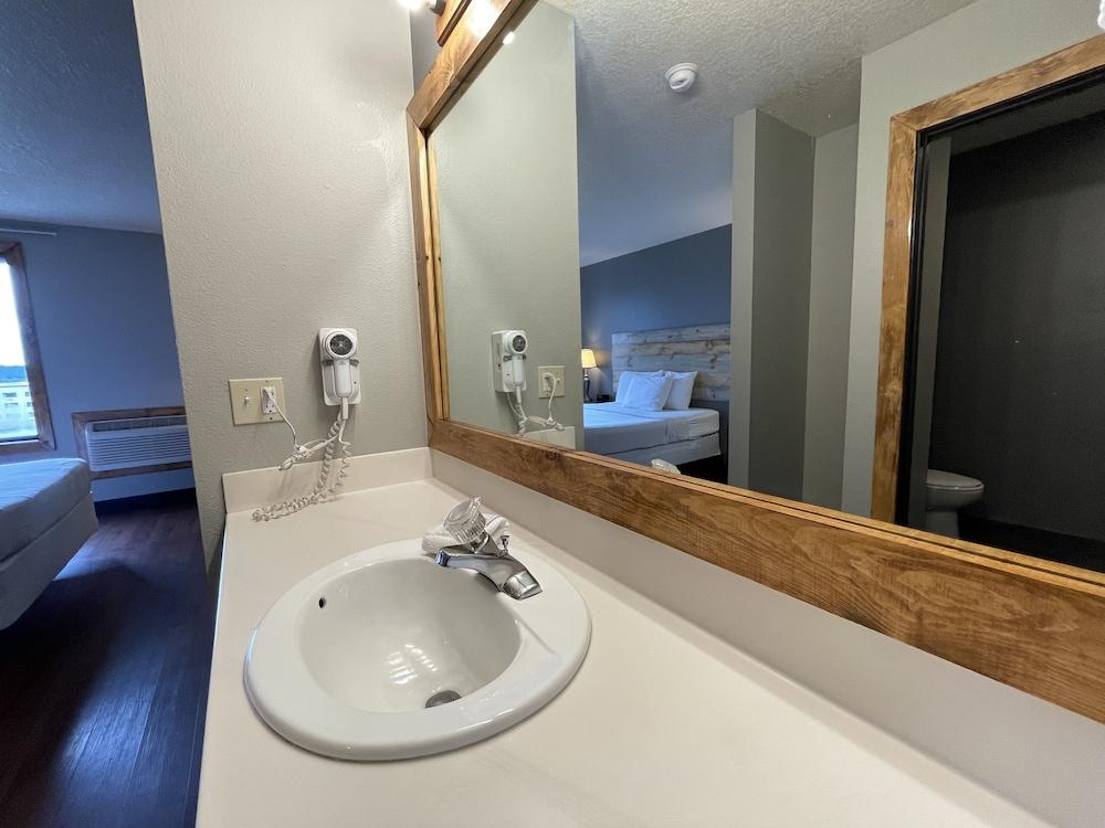 Sunnyside Inn & Suites photo 4
