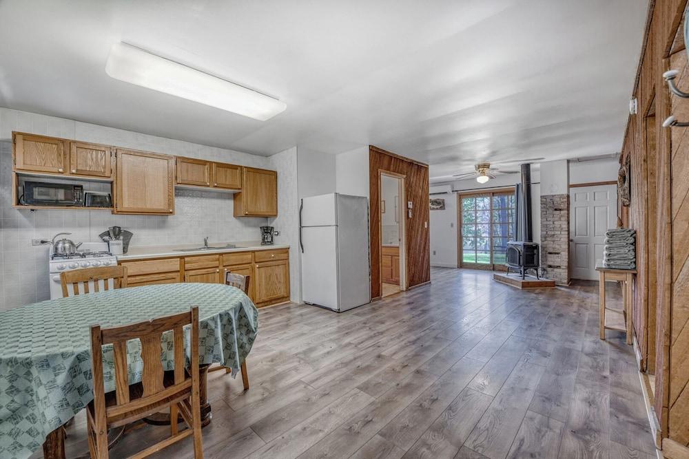Edgewater Resort photo 58