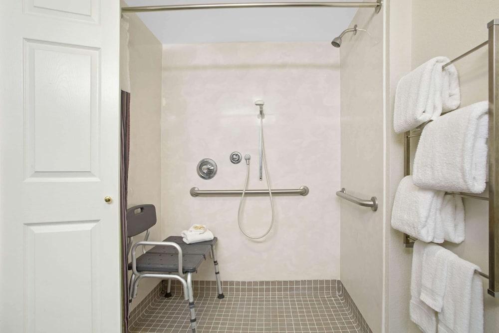 La Quinta Inn by Wyndham San Marcos photo 38