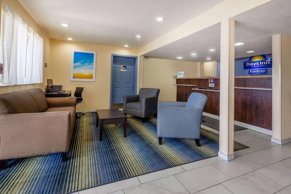 Travelodge By Wyndham Charles Town/Harpers Ferry photo 2
