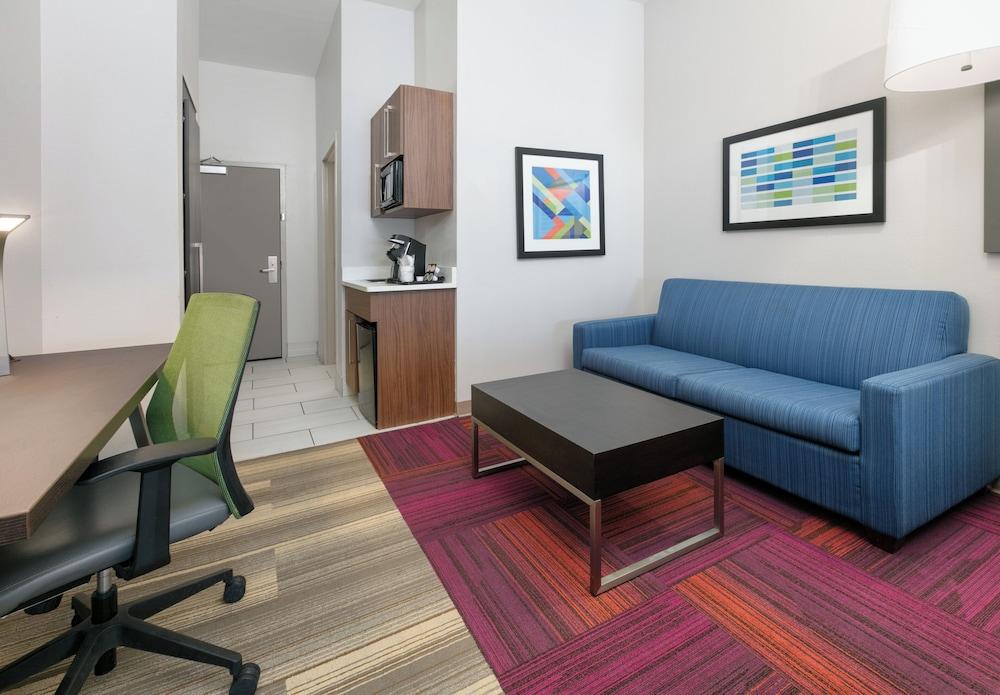 Holiday Inn Express Hotel & Suites Pell City by IHG photo 75