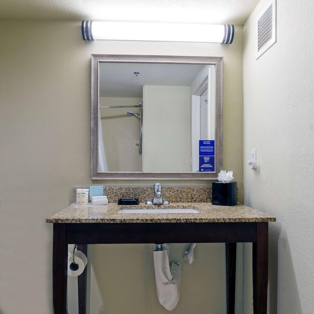 Holiday Inn Express & Suites Port Charlotte by IHG photo 36
