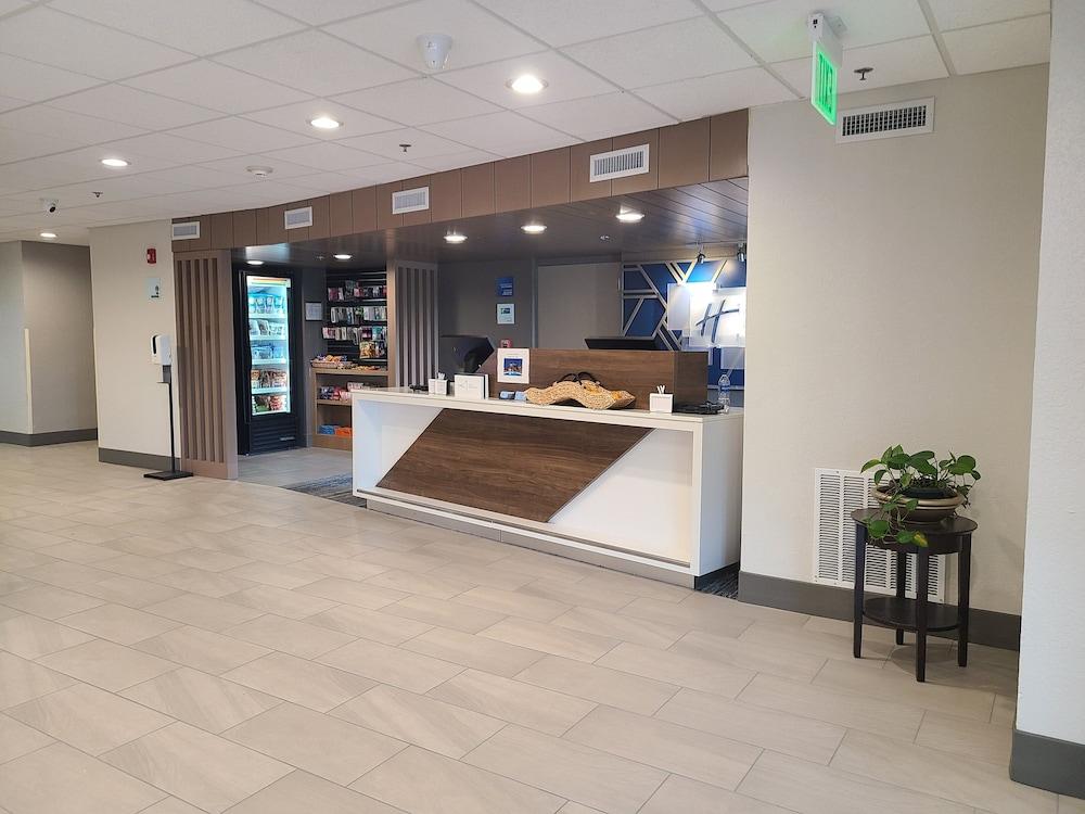 Holiday Inn Express & Suites Ft. Lauderdale N - Exec Airport by IHG photo 4