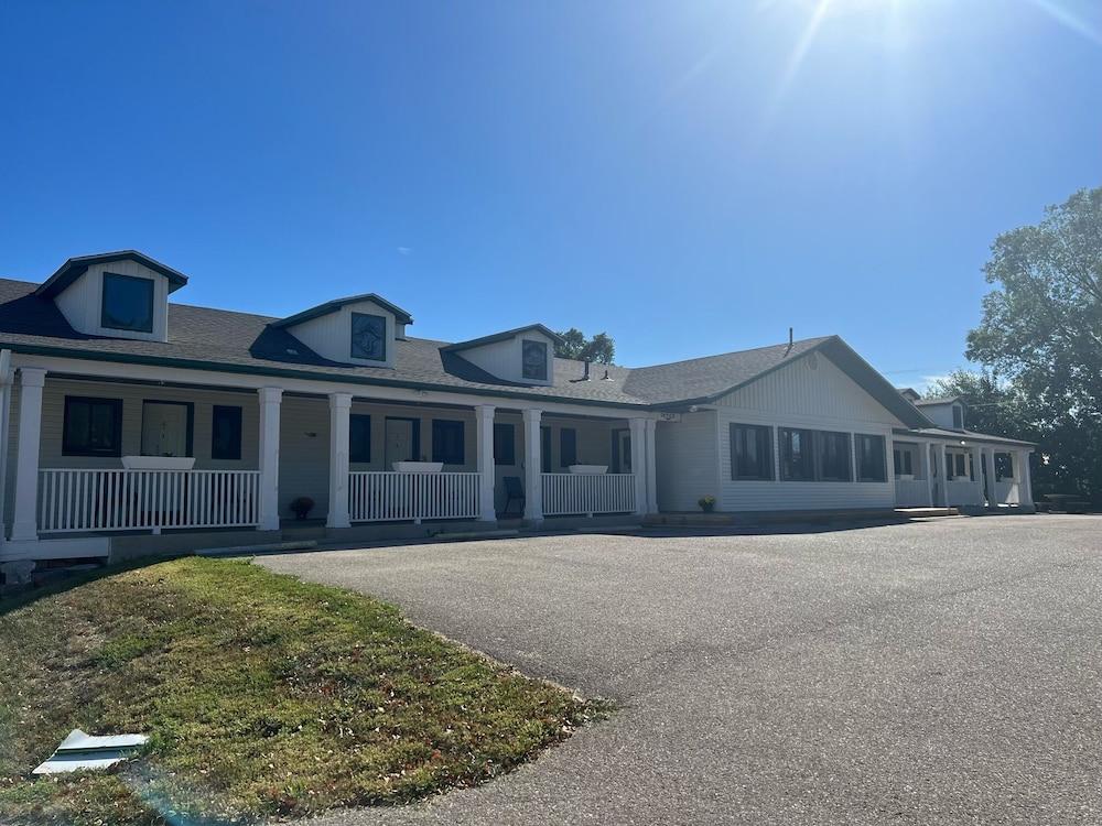 Hampton Motel photo 7