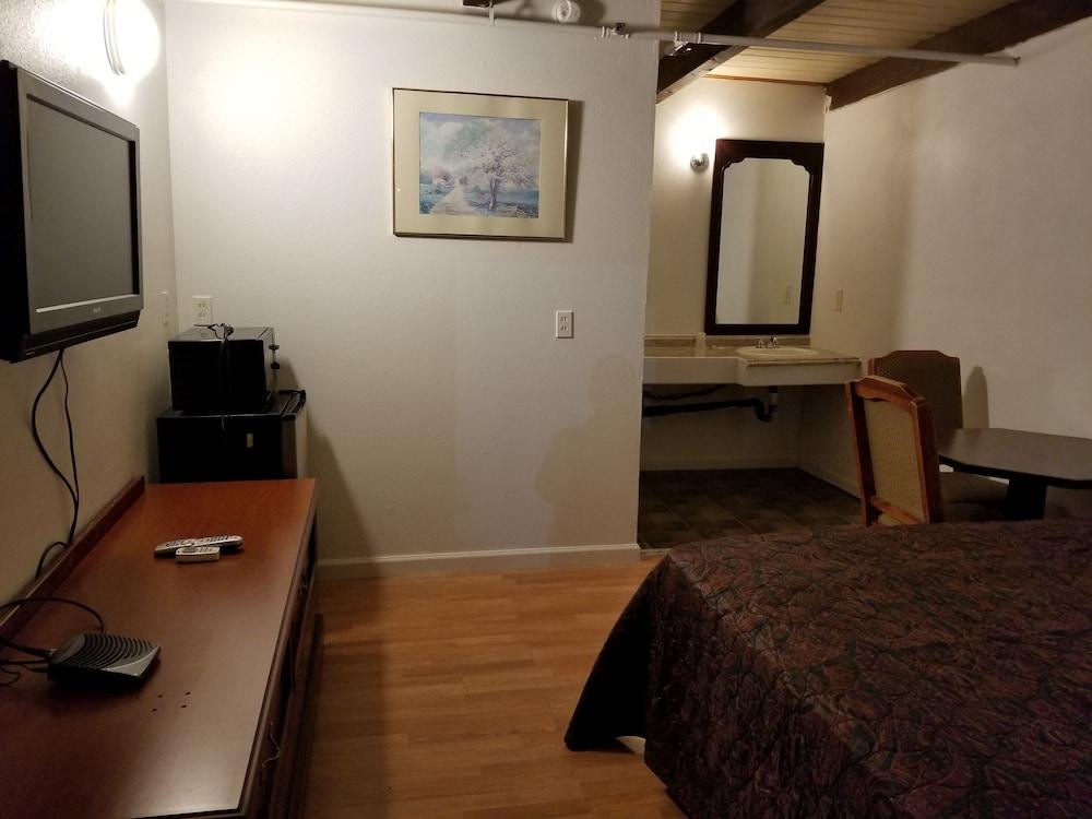 Pacific Lodge Tacoma photo 14