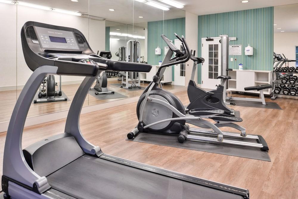 Holiday Inn Express Tampa N I-75 - University Area by IHG photo 31