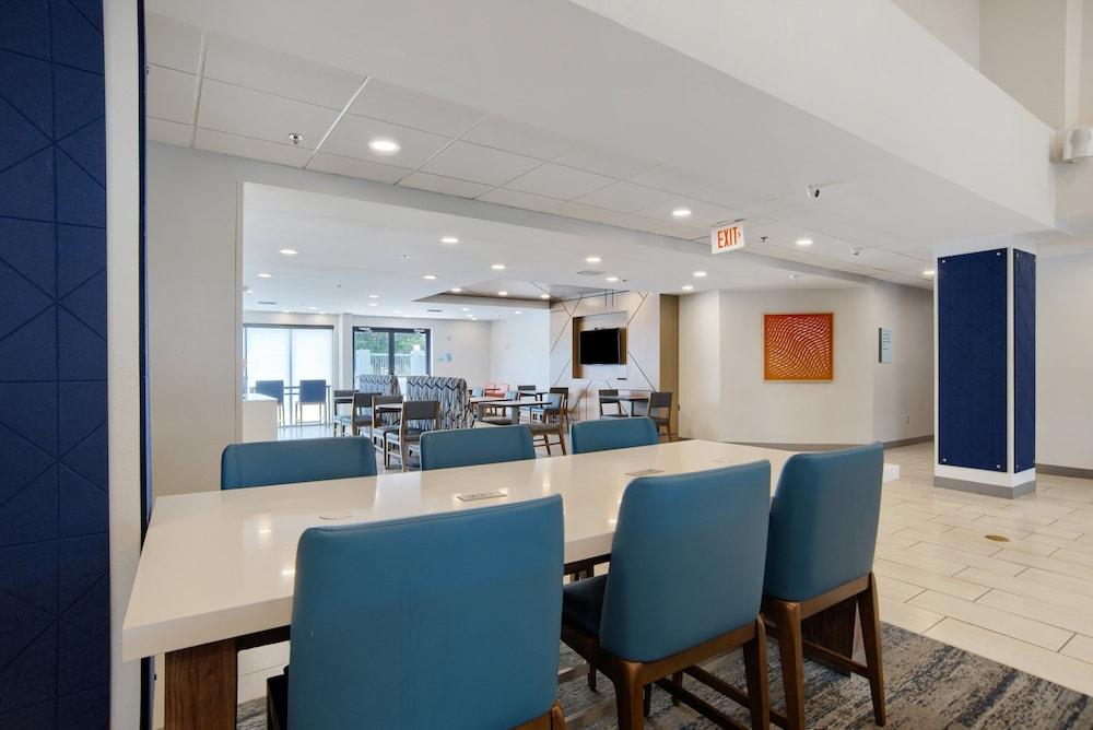 Holiday Inn Express Mobile I-65 by IHG photo 51