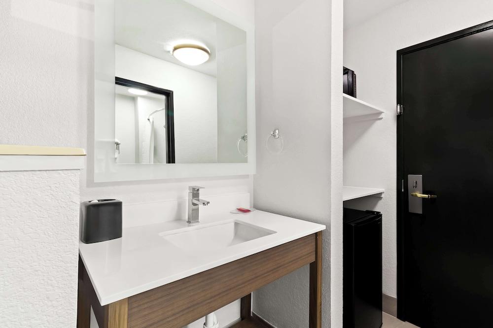SureStay by Best Western Groves photo 11