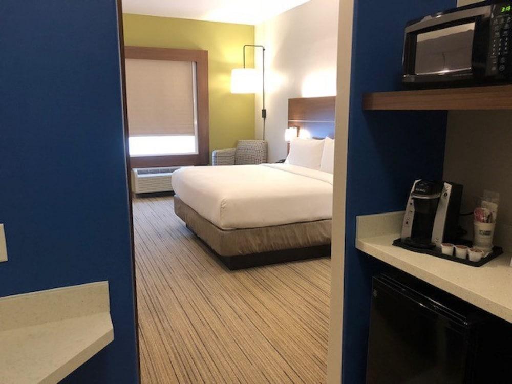 Holiday Inn Express & Suites Rio Grand by IHG photo 11