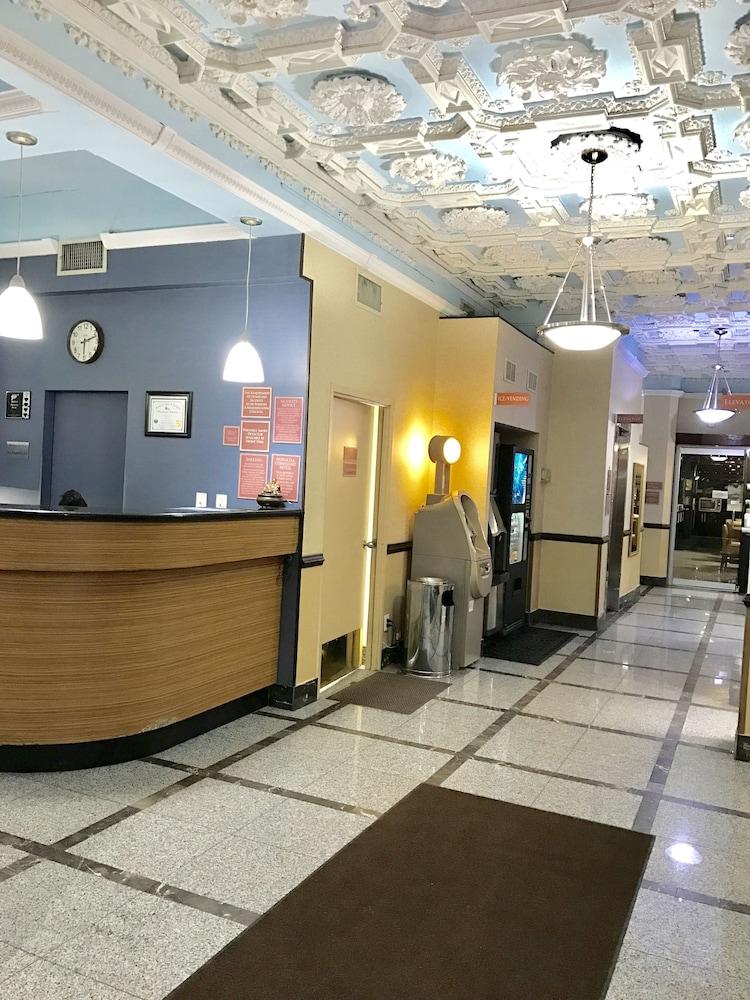 Heritage Hotel photo 2