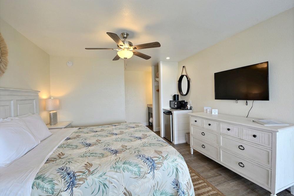Lighthouse View Oceanfront Lodging photo 68