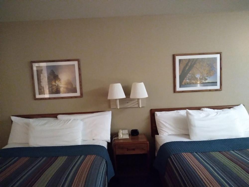 Cedarberry Inn photo 16