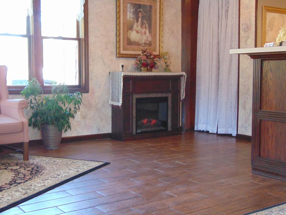 Candlelight Inn photo 2