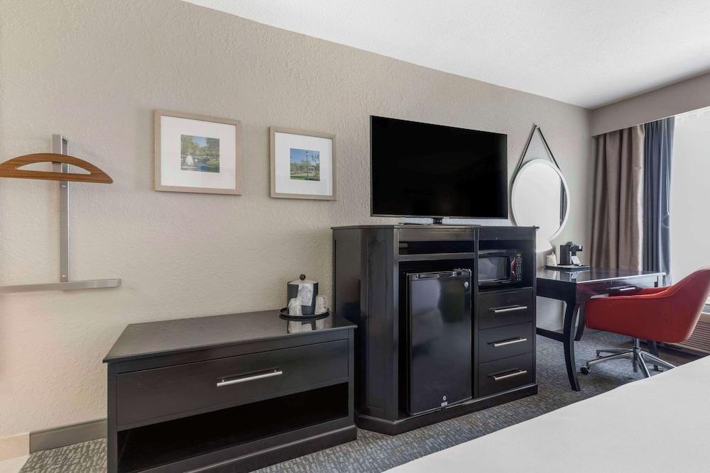 Comfort Inn Plano-Dallas photo 1