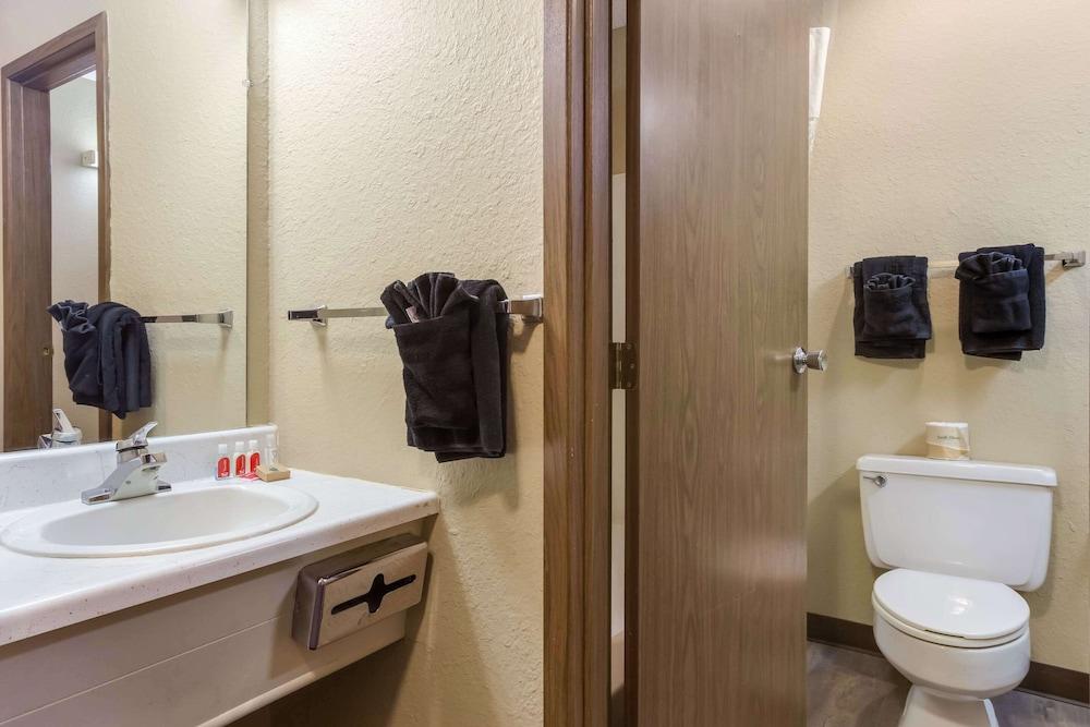 Motel 6 Concordia, MO photo 20