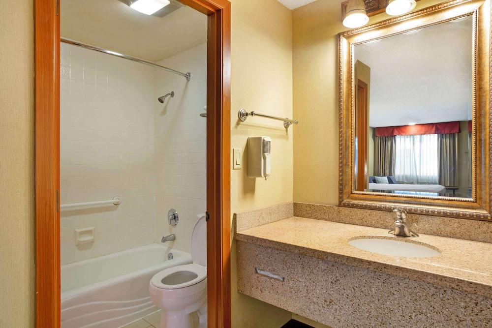 Best Western Shadow Inn photo 23