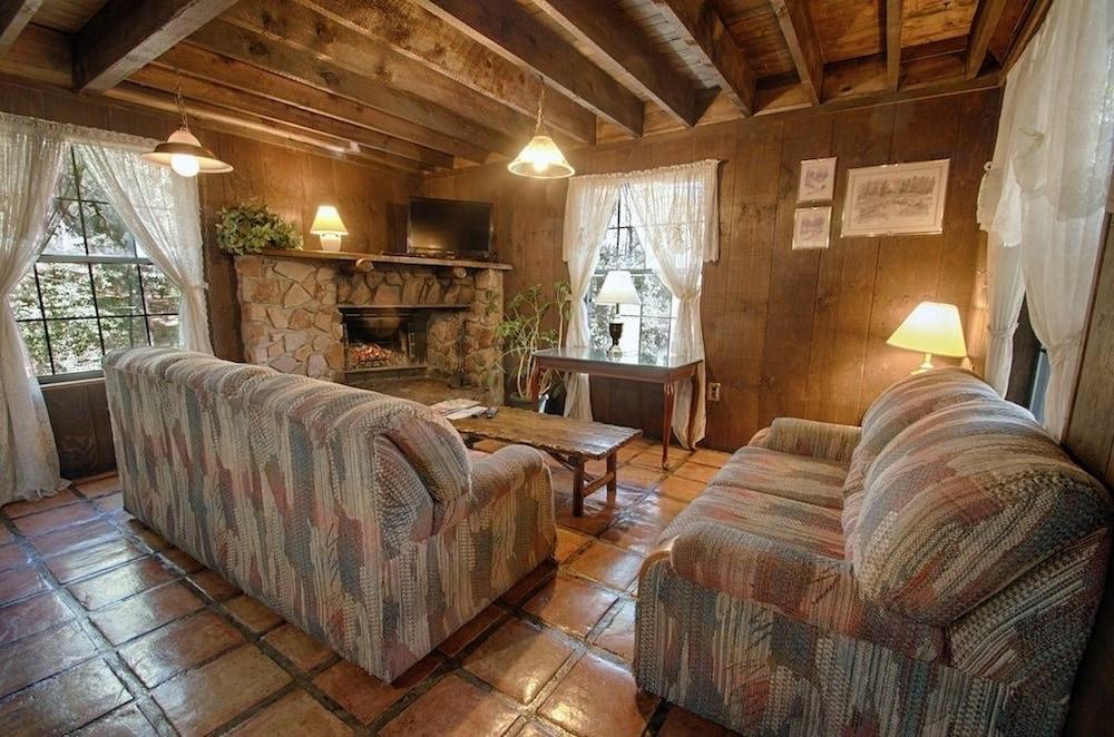 Bear Creek Motel And Cabins photo 27