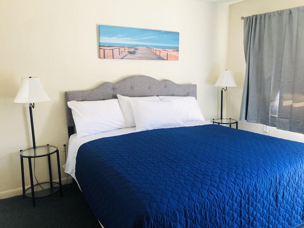 Thunderbird Motel photo 31