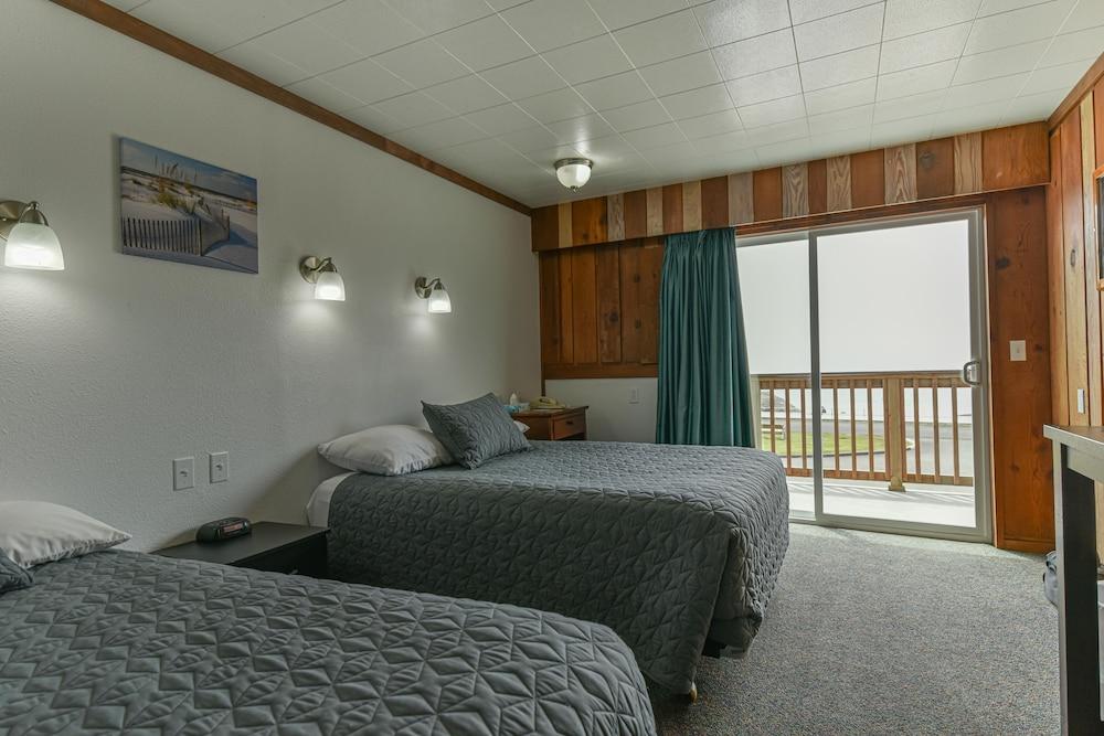 Sunset Oceanfront Lodging photo 98