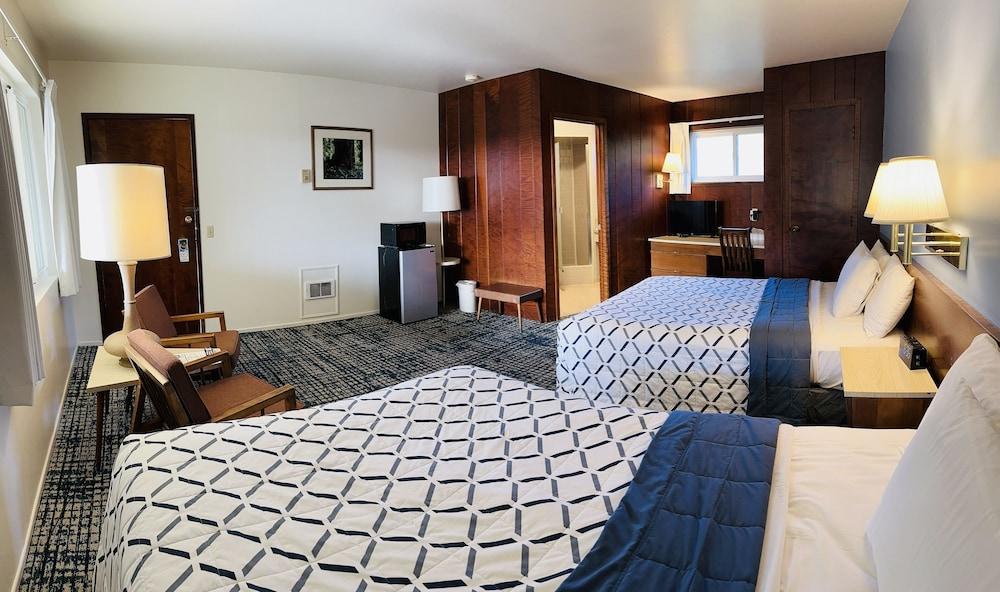 Curly Redwood Lodge photo 18