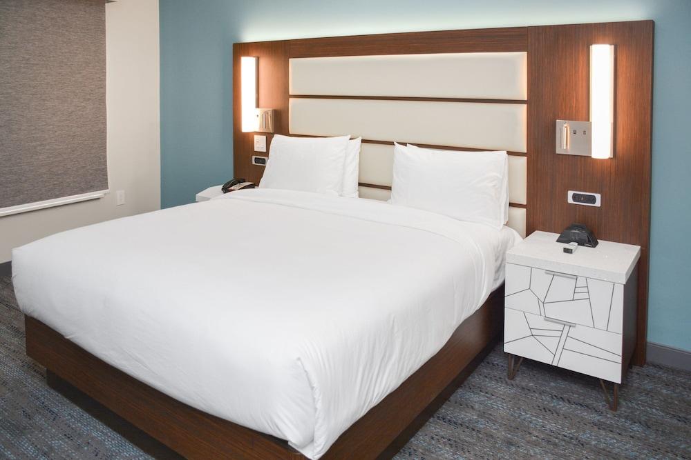 Four Points by Sheraton Fayetteville Fort Bragg photo 8