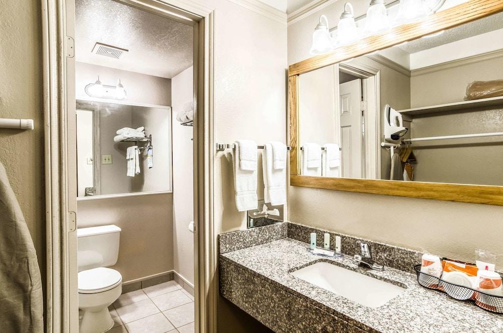 Quality Inn Buffalo photo 15