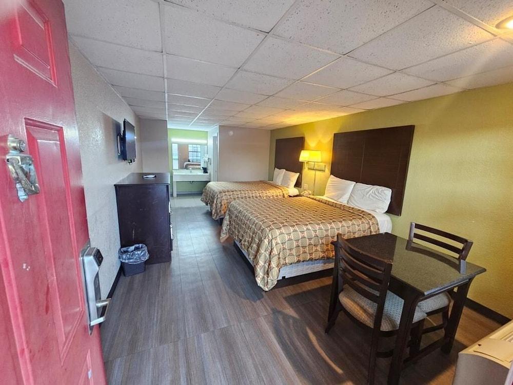 Days Inn by Wyndham Dumas Arkansas photo 3