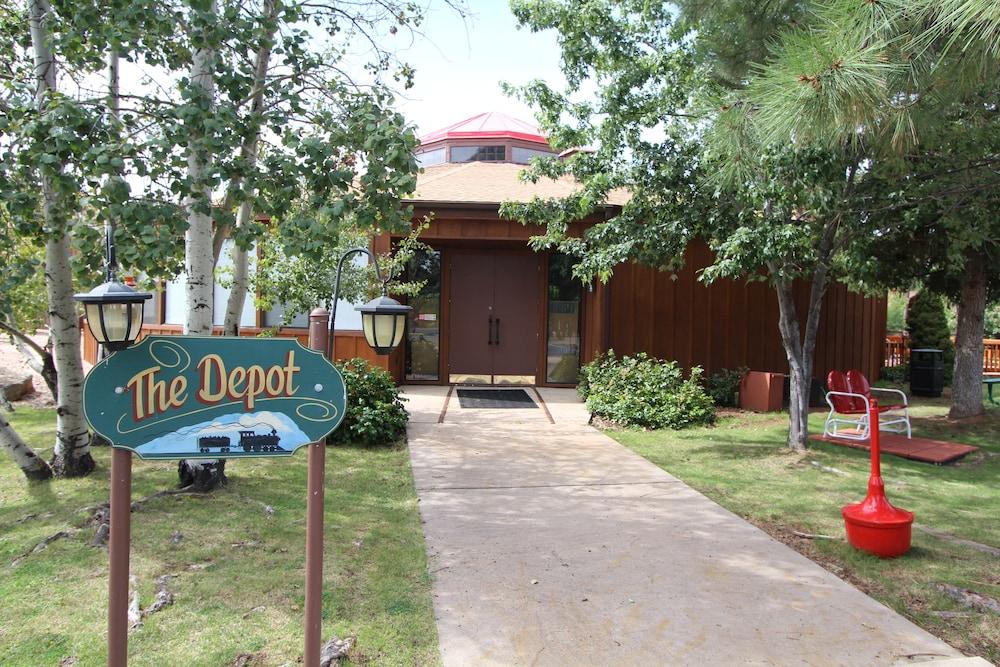 Roundhouse Resort photo 40